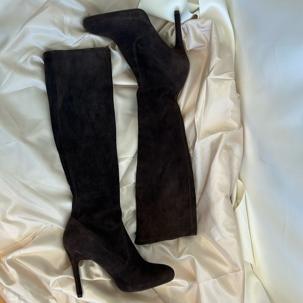 Stuart Weitzman brown suede knee high boots size 6.5